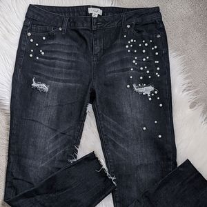 Black Distressed Ankle Jeans w/Pearls